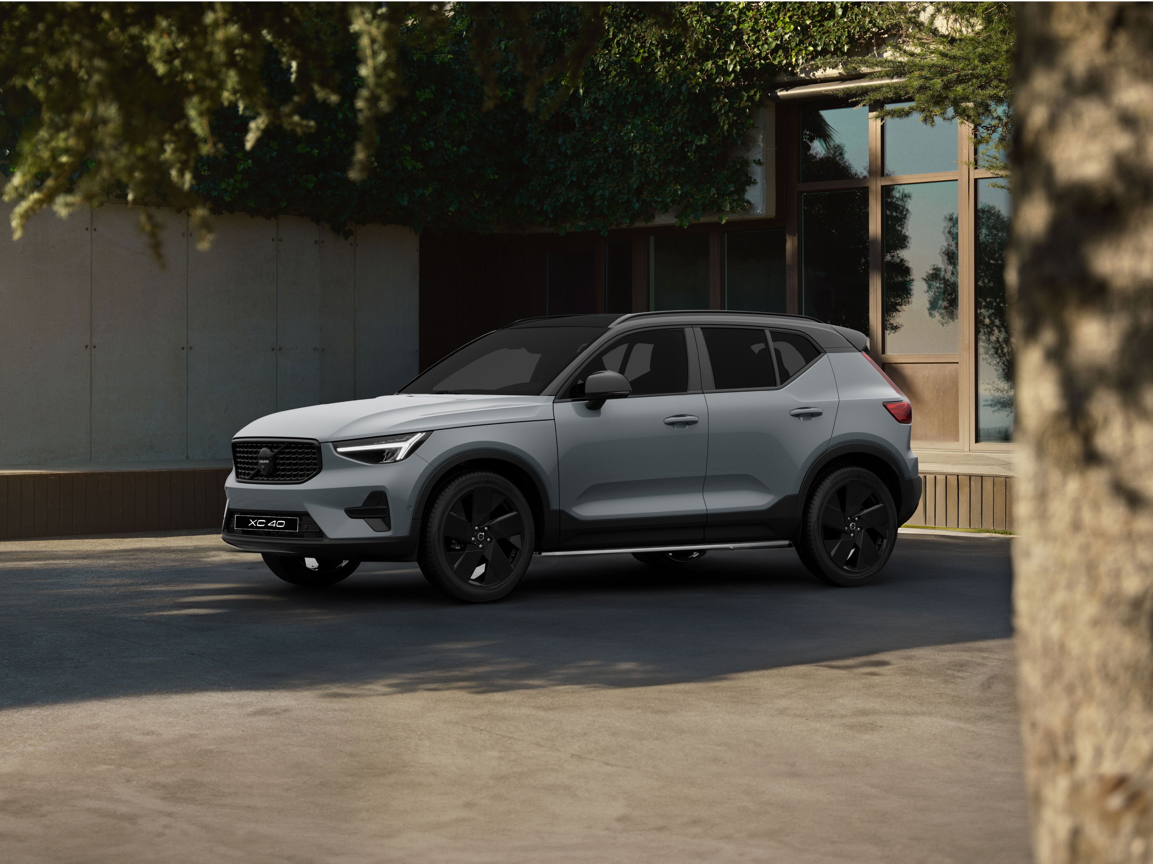 Rear view of Volvo XC40 Black Edition at sunset